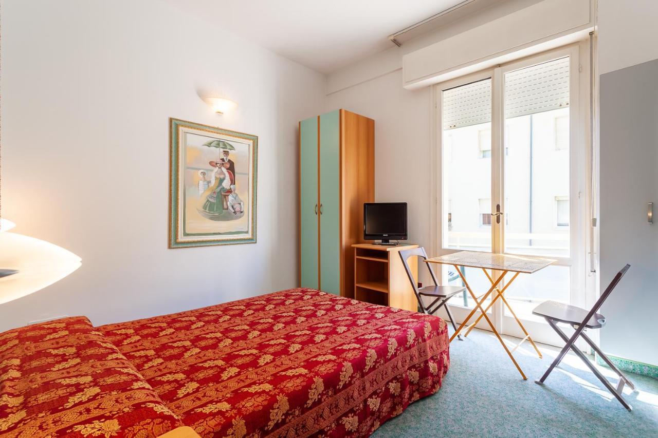 Aparthotel & 3*