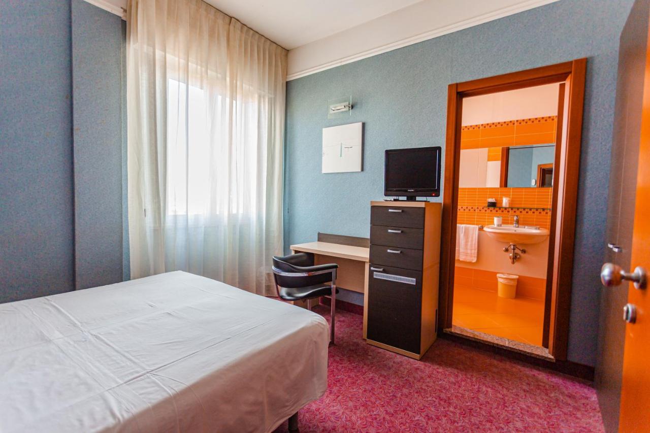 Aparthotel & 3*