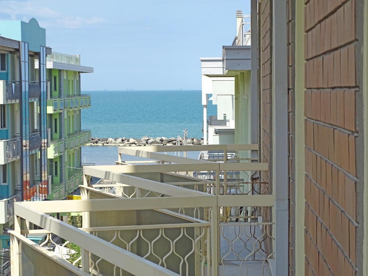 & Aparthotel