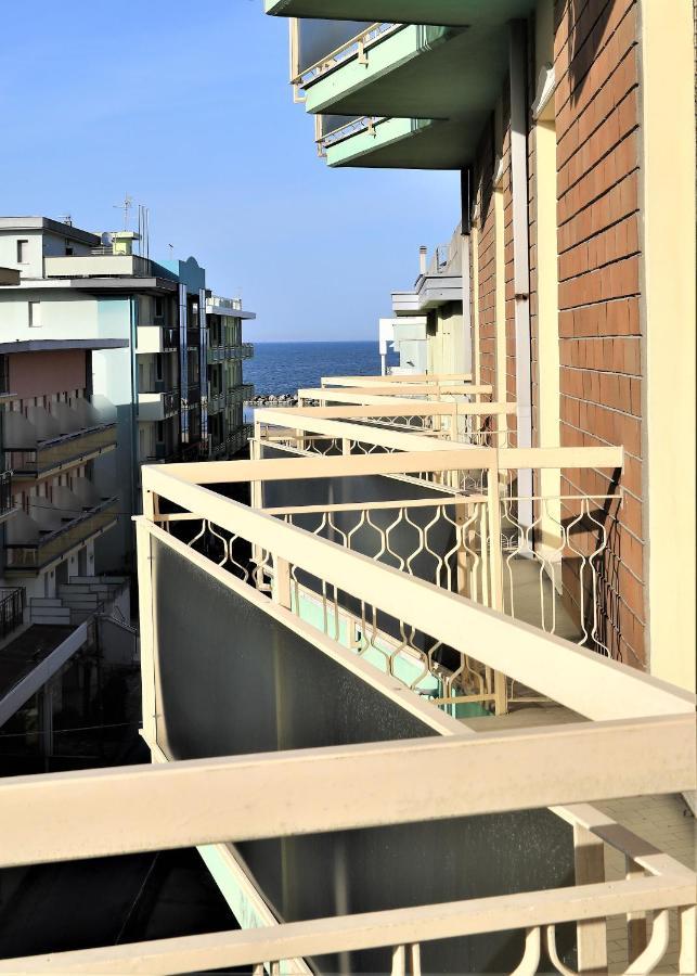 & Aparthotel