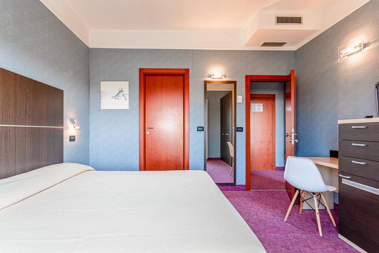 & Aparthotel 3*
