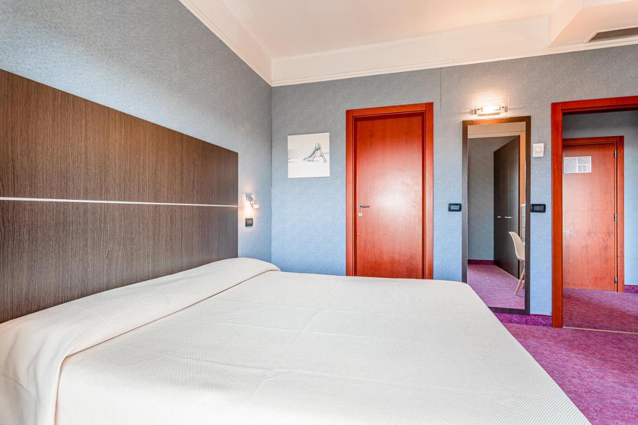 & Apart-hotel