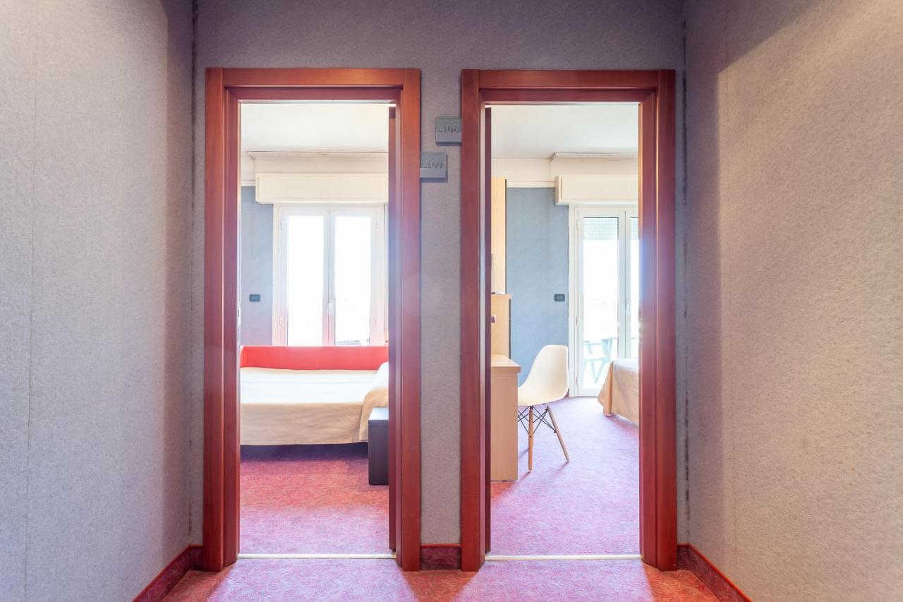 & Aparthotel