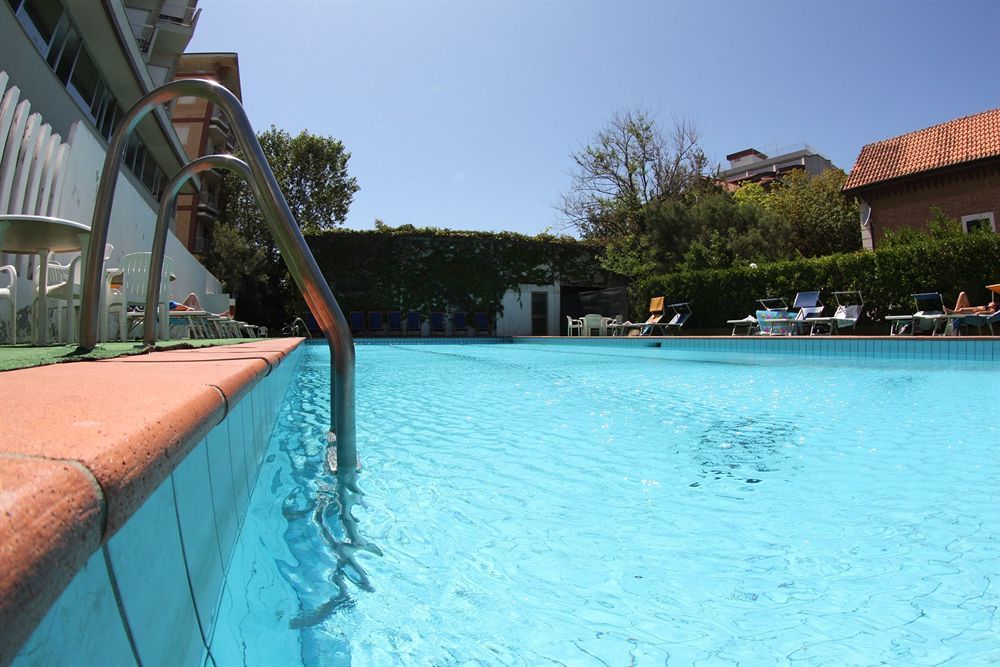 Apart-hotel & 3*